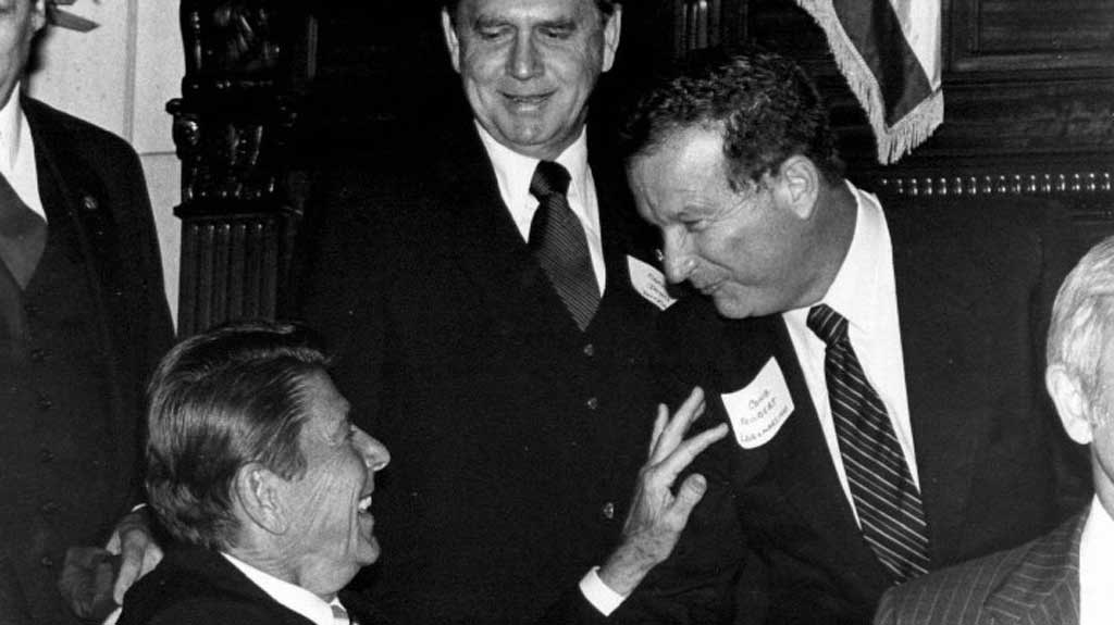 Robert Lagomarsino shaking hands with Ronald Reagan